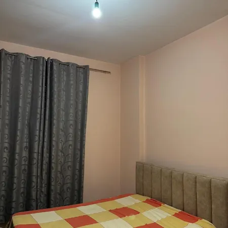 Tek Selvia * Tirana